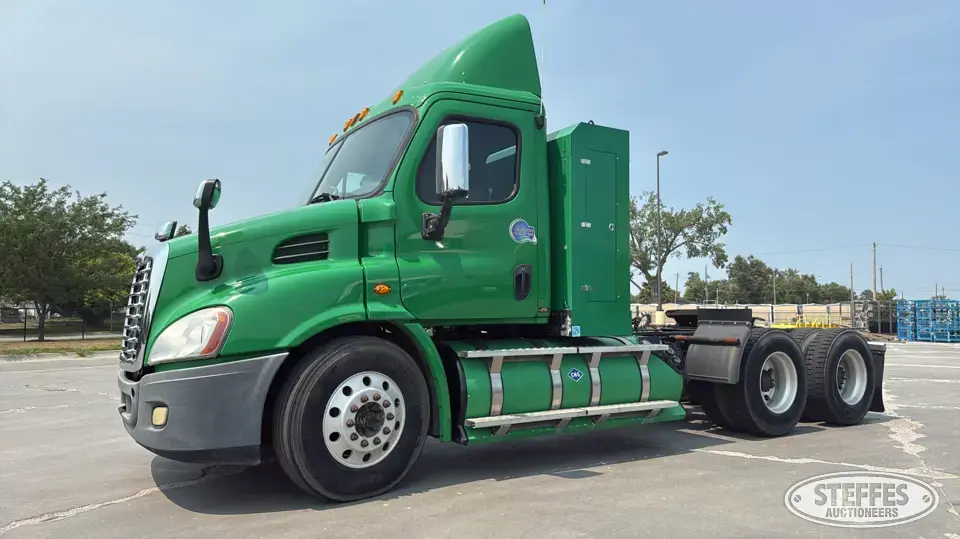 2015 Freightliner Cascadia Conventional Truck without Sleeper