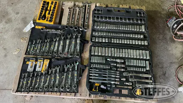 DeWalt hand wrenches & socket sets