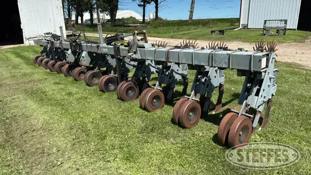 Hiniker 5000