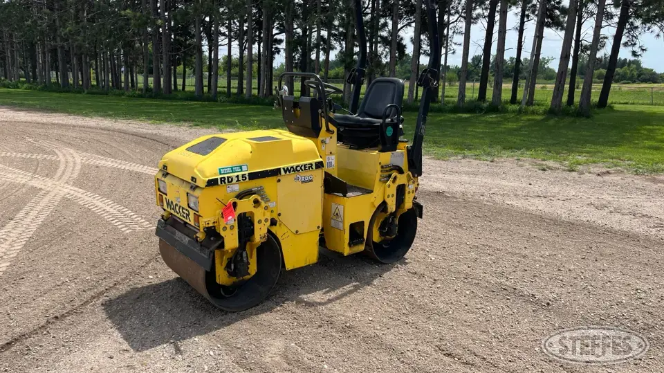 2004 Wacker RD15 Self-Propelled Tandem Compactor
