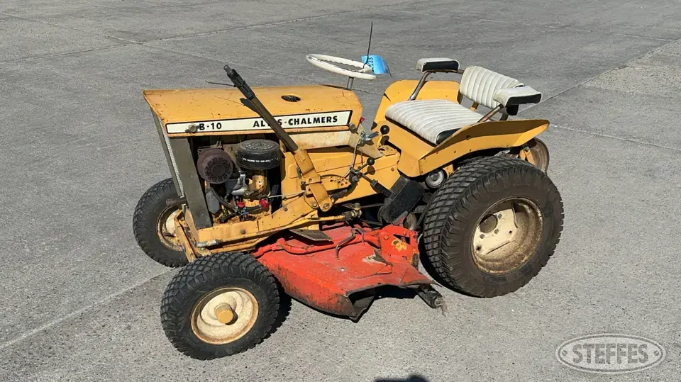 Allis-Chalmers B10 Lawn Tractor