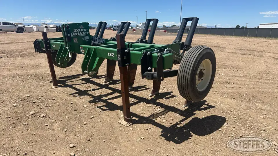 2018 Unverferth Zone Builder 132 Ripper