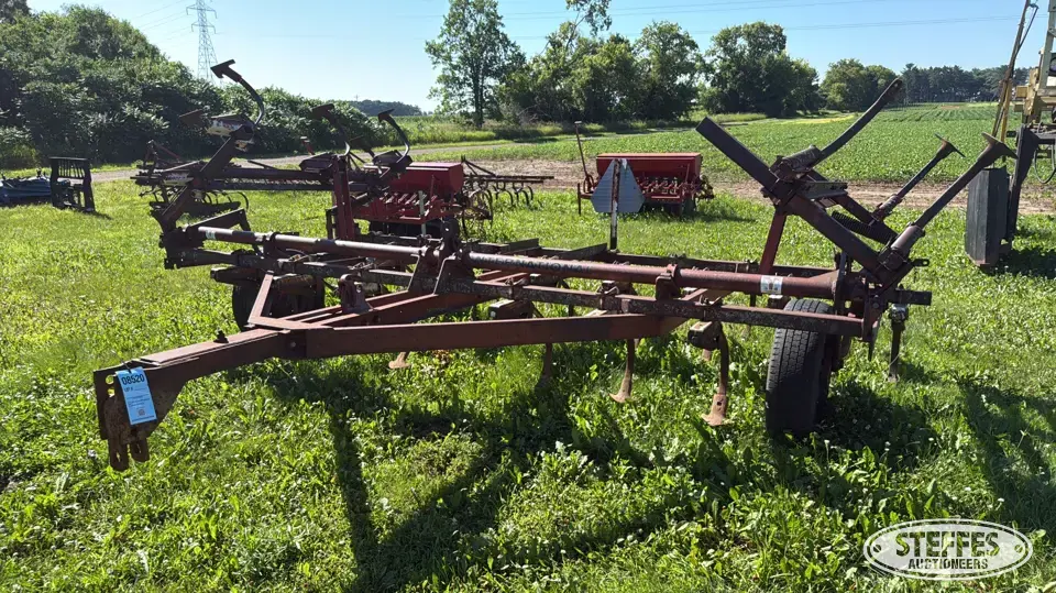 International field cultivator