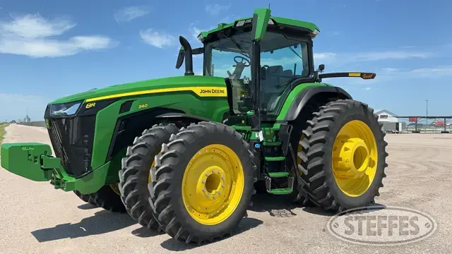 2022 John Deere 8R 340