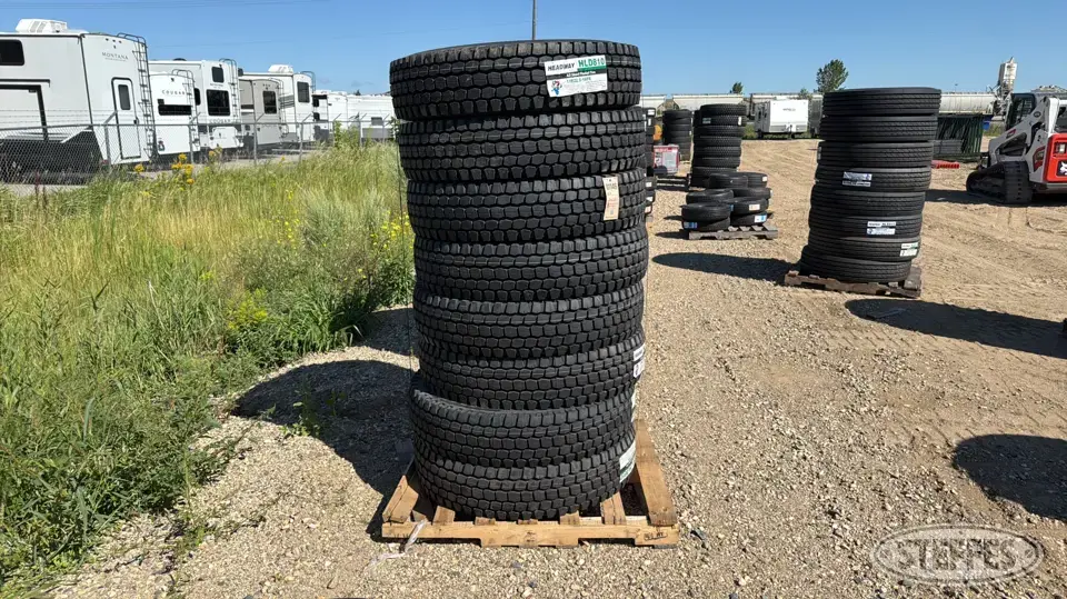 (8) Headway HLD810 11R22.5 tires Truck Tire