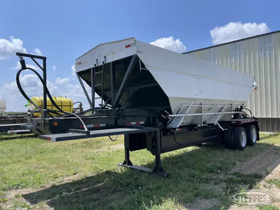 1996 Adams Bulk Seed Tender Trailer