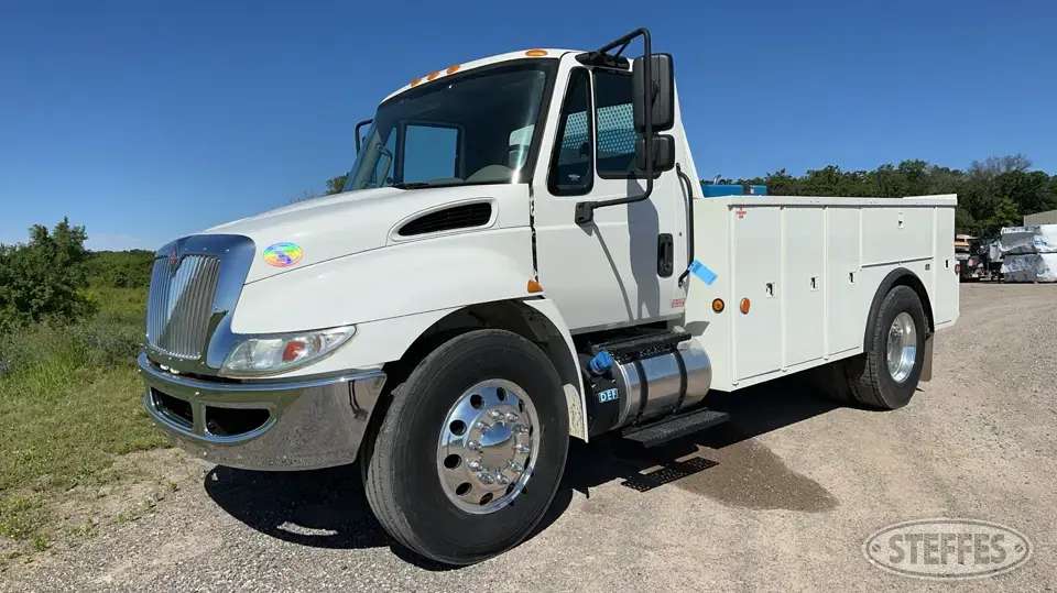 2018 International DuraStar 4300 Service Utility Truck