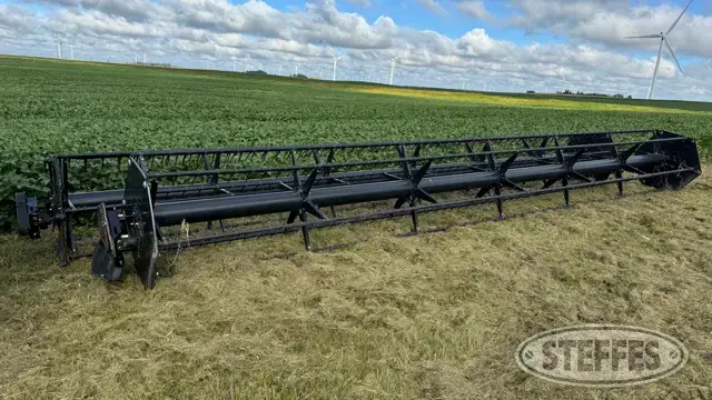 (2) Case IH 2020 finger reels