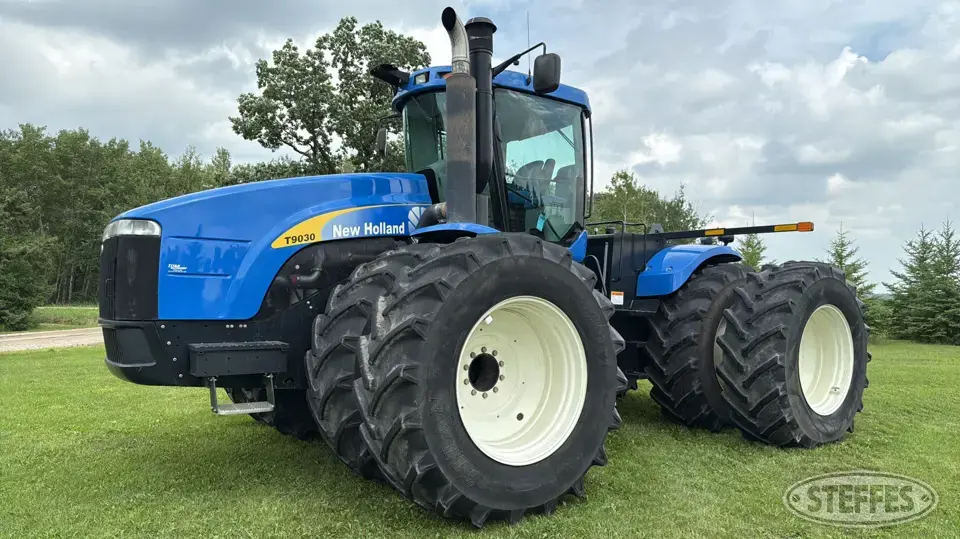 2009 New Holland T9030 4WD Tractor