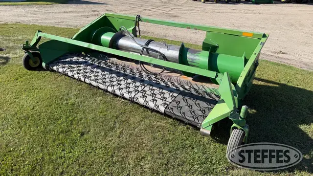 John Deere 212