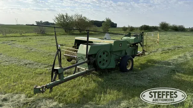John Deere 336