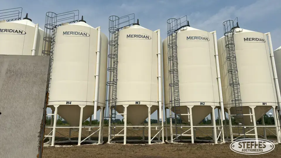 2014 Meridian M1620-FRAC Hopper Bin