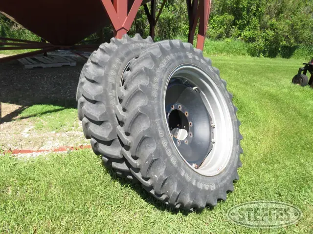 (2) Firestone 9000 tires