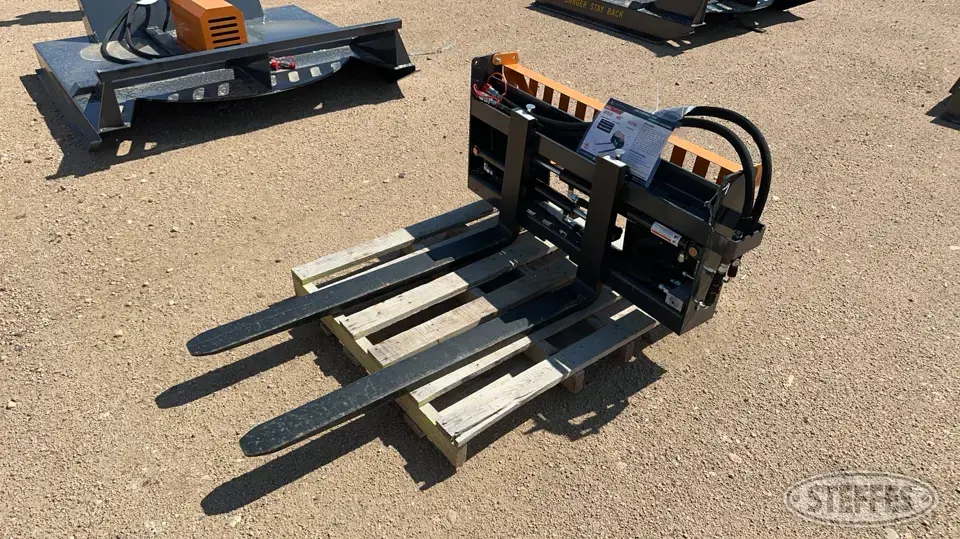Wolverine PFA-11-3300G Skid Steer Fork