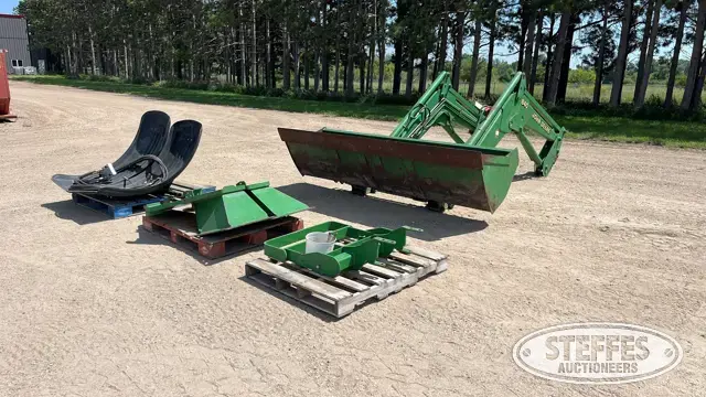 John Deere 840