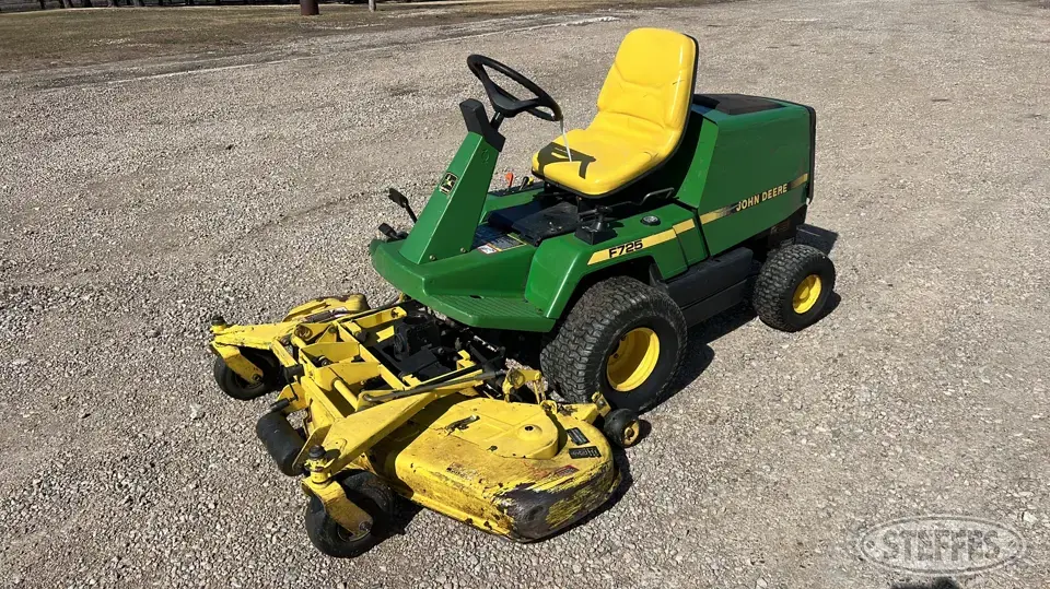 1996 John Deere F725 Lawn Tractor