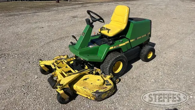 1996 John Deere F725