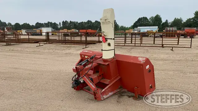 Buhler Farm King 960