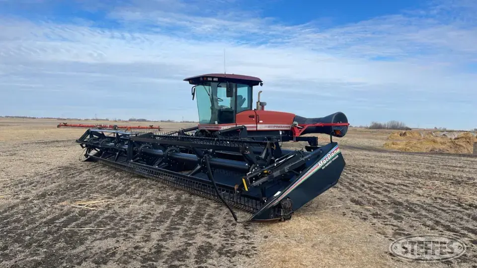 2005 Premier 2952I Self-Propelled Swather