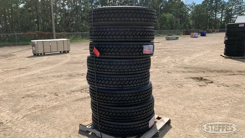 (8) Kapsen H208 11R22.5 tires Truck Tire