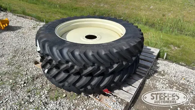 (2) Titan Hi-Traction 380/90R46