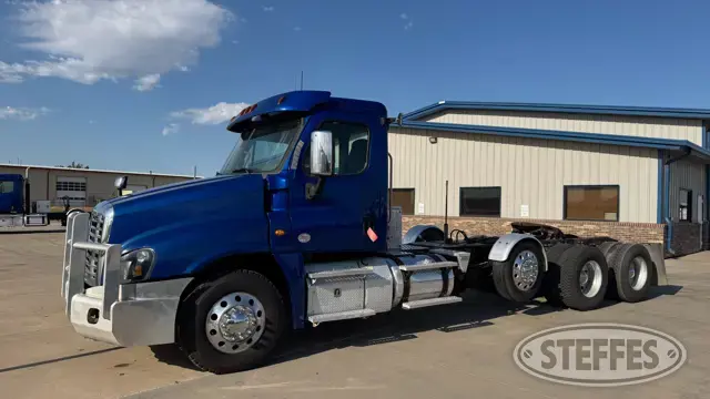 2019 Freightliner CA125DC