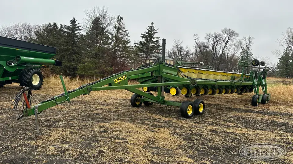 Kinze 1230 12 or More Row Planter