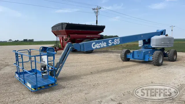 2005 Genie S-85