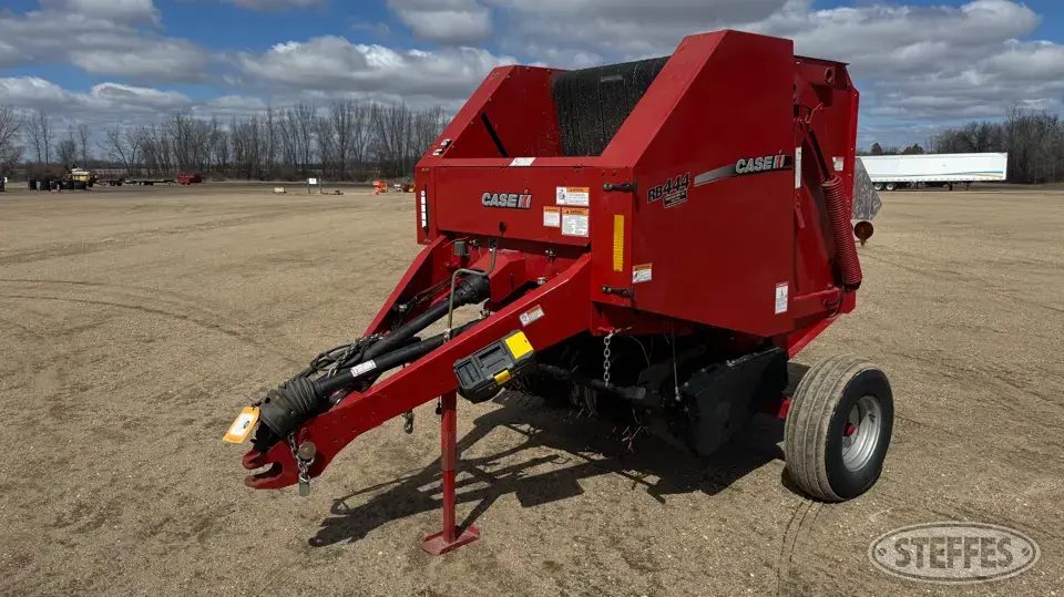 Case IH RB444 Round Baler