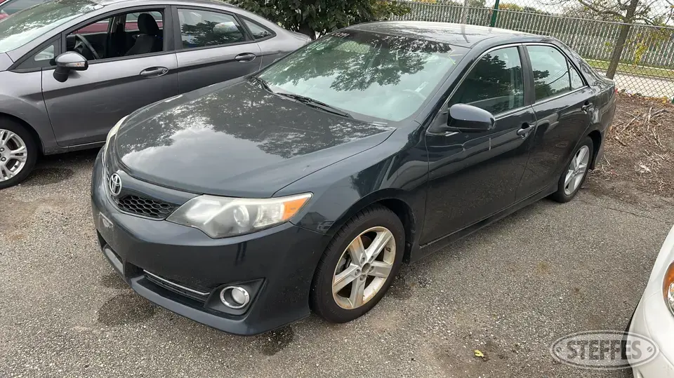 2013 Toyota Camry SE Car