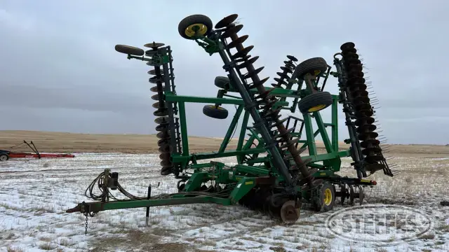 2010 John Deere 637
