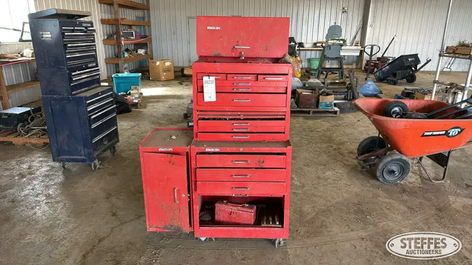 Stack-On tool chest Storage and Bench