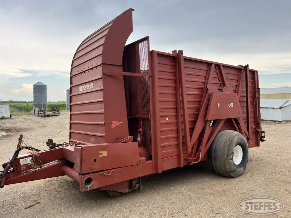 Hesston 30A Bale Transportation