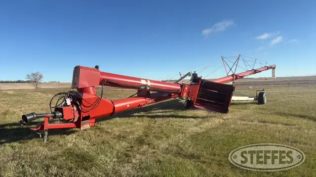 Buhler Farm King Y16104