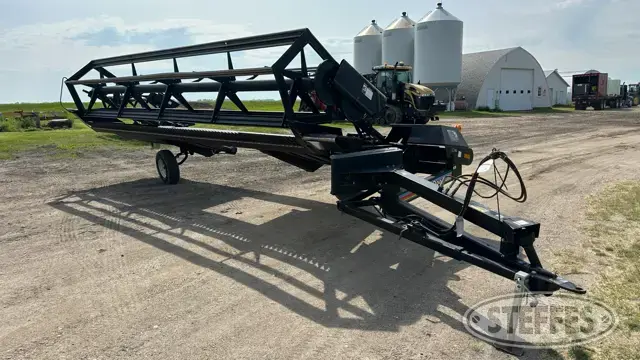 1995 MacDon 3000