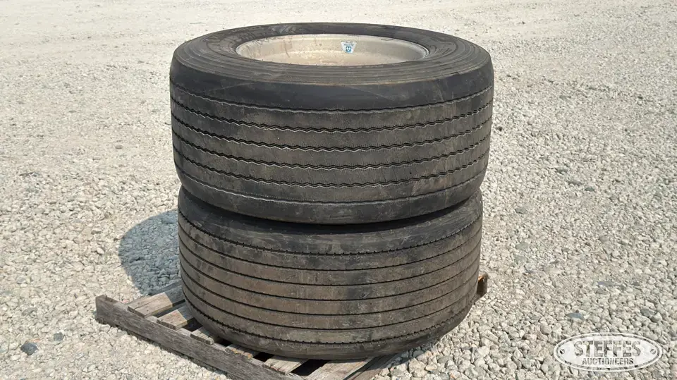 (2) Michelin 445/50R22.5 tires Truck Tire