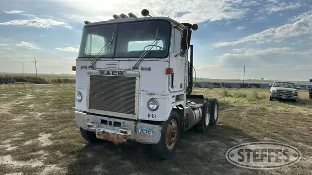 1983 Mack WS786LST
