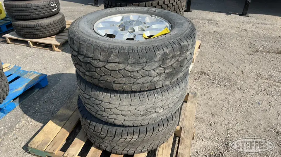 (3) Hercules TerreTrac LT275/70R18 tires Passenger-Light Truck Tire