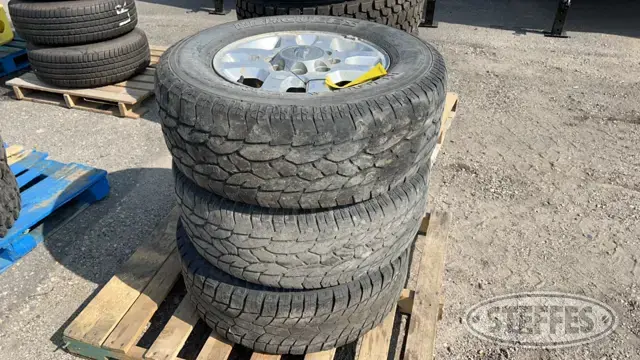 (3) Hercules TerreTrac LT275/70R18 tires