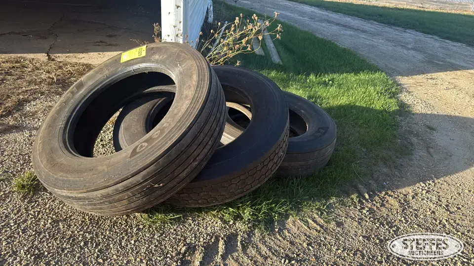 (3) Firestone 285/75R24.5 tires Truck Tire
