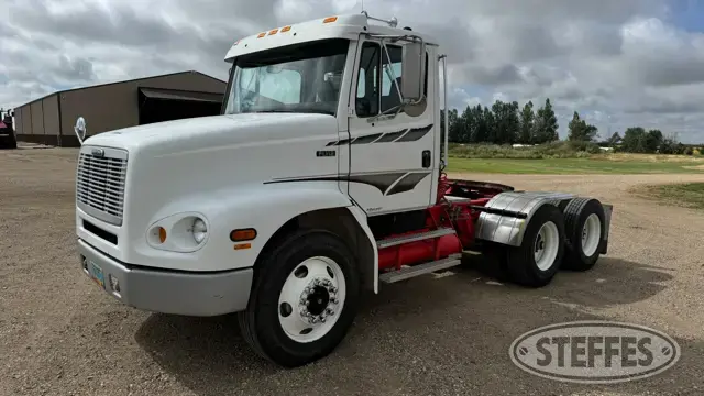 1999 Freightliner FL112