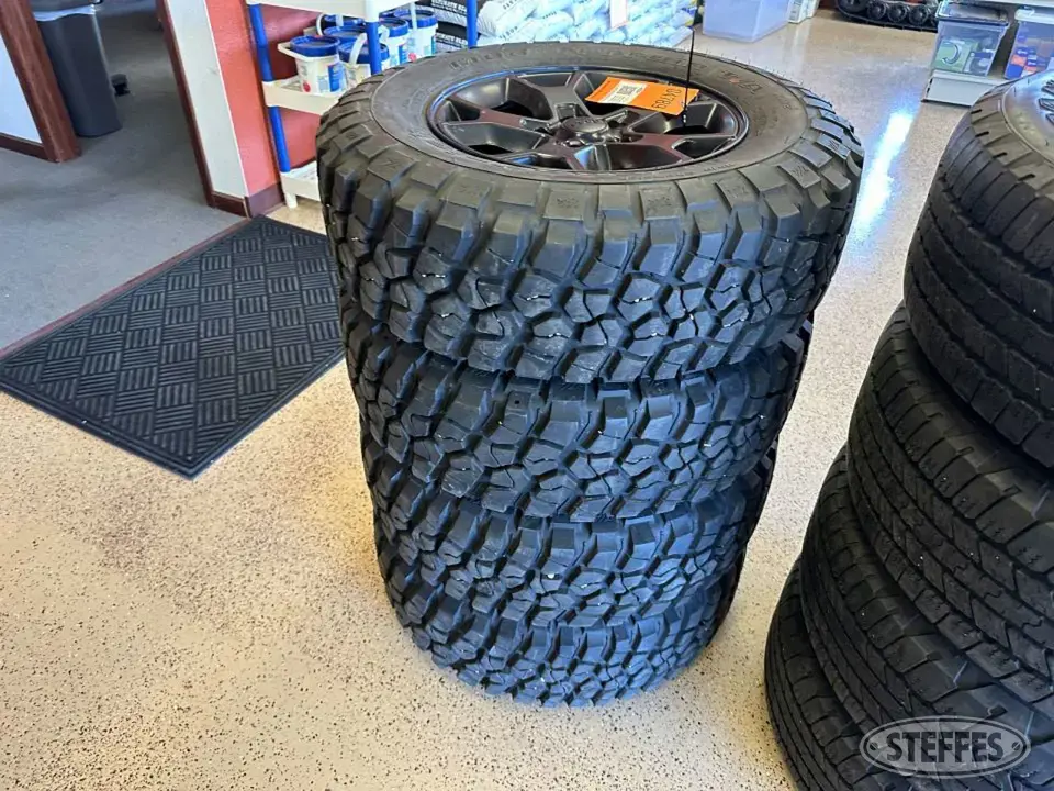 BFGoodrich Mud-Terrain T/A Passenger-Light Truck Tire