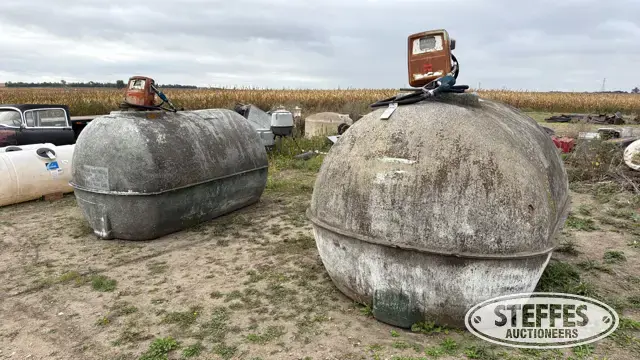 (2) Fiberglass fuel tanks