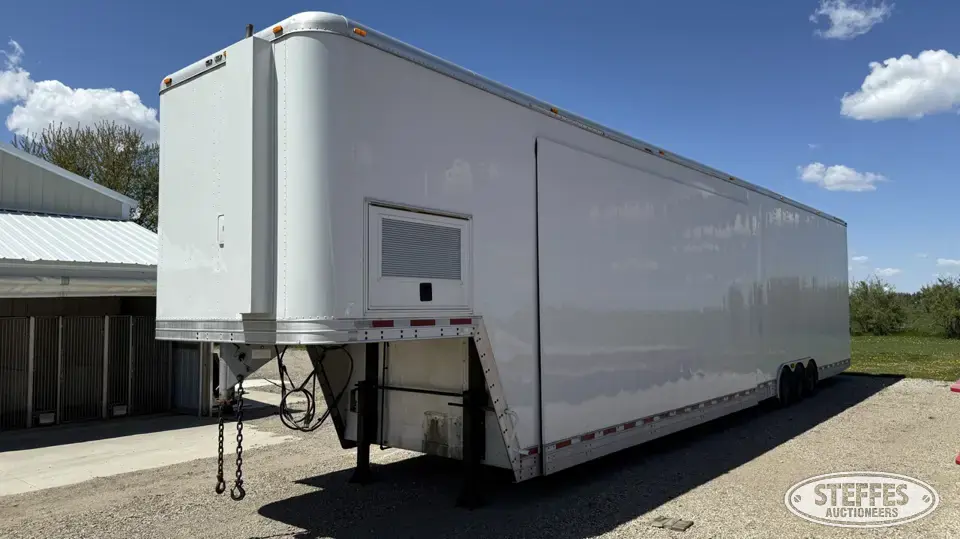 2006 Featherlite 4940 Enclosed Cargo Trailer