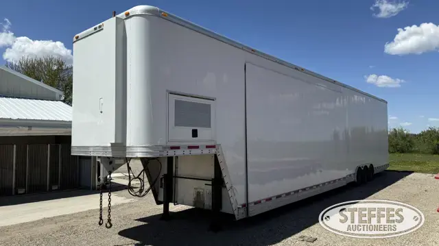 2006 Featherlite 4940