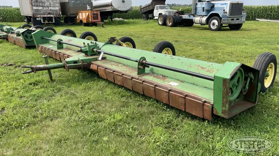 John Deere 220 Stalk Chopper