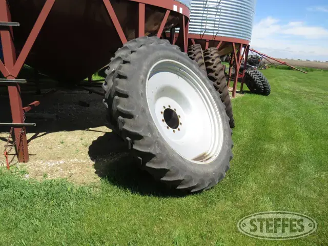 (2) Goodyear DT800 tires