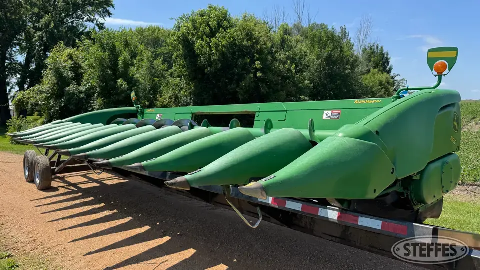 2009 John Deere 612C StalkMaster Corn Head