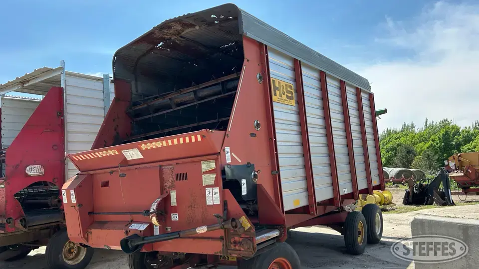H&S Super 7 Forage Wagon