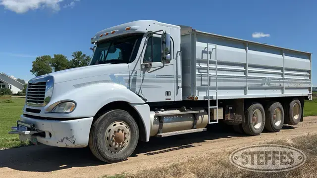 2005 Freightliner Columbia